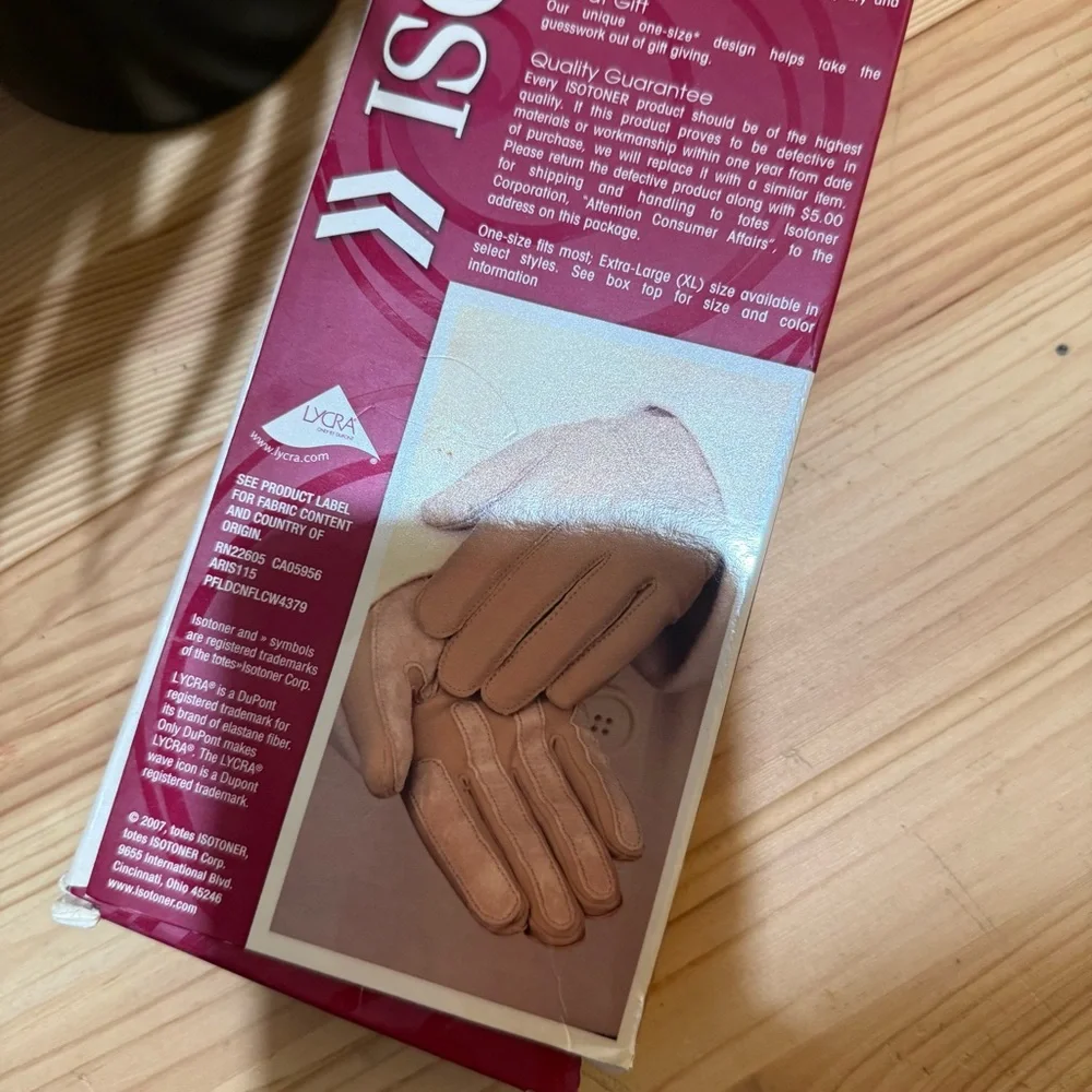 Isotoner Black Women’s Water Repellent Gloves